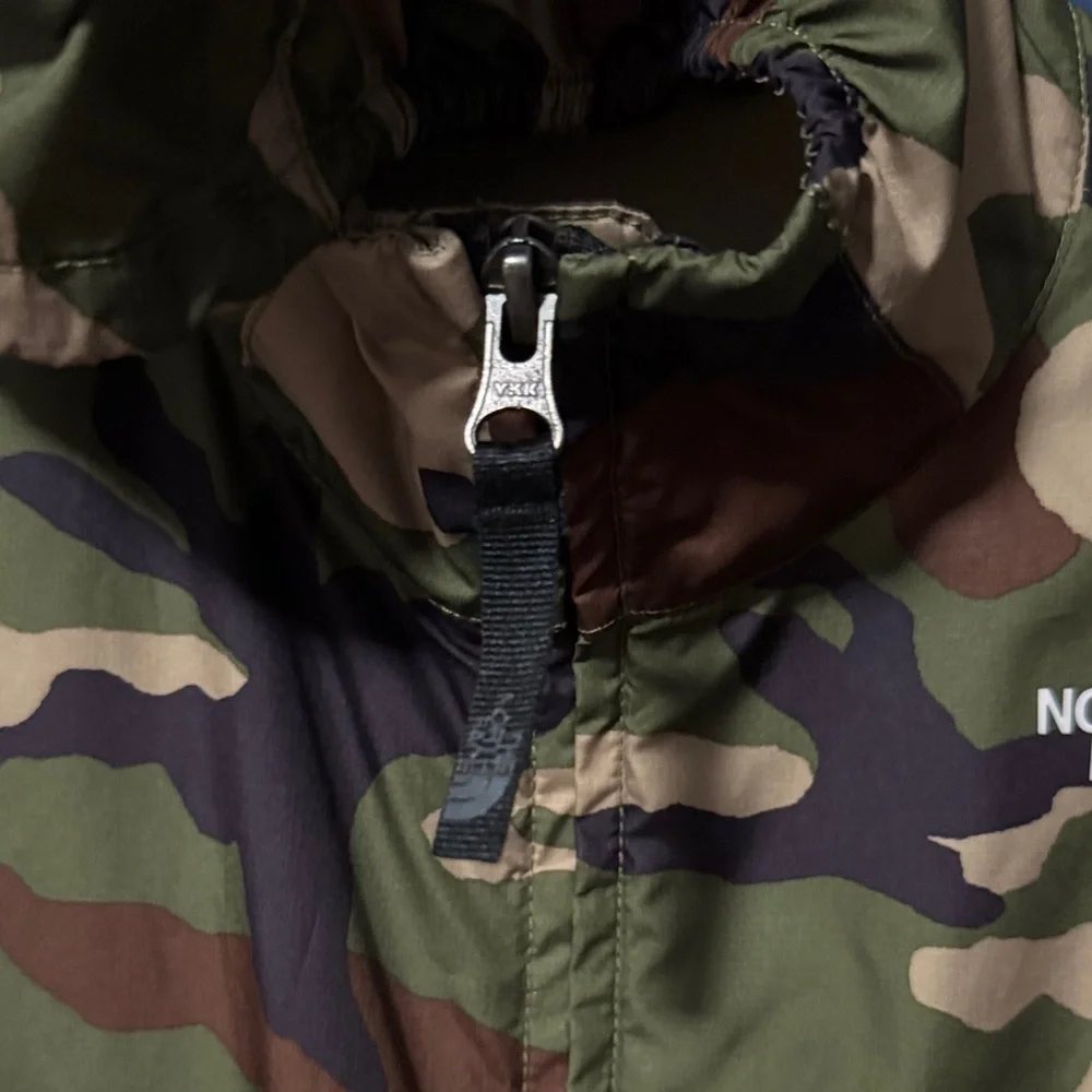 The North Face Green and Brown Camouflage Jacket Youth S 7/8 - Picture 3 of 9